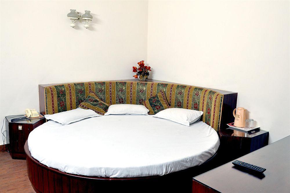 Oyo 3472 Hotel Rama Inn Új-Delhi Kültér fotó