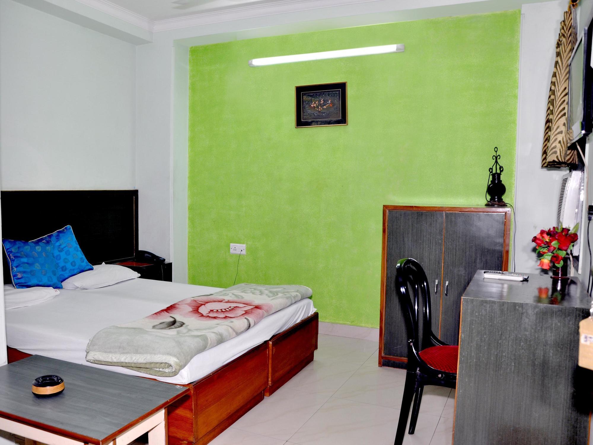 Oyo 3472 Hotel Rama Inn Új-Delhi Kültér fotó