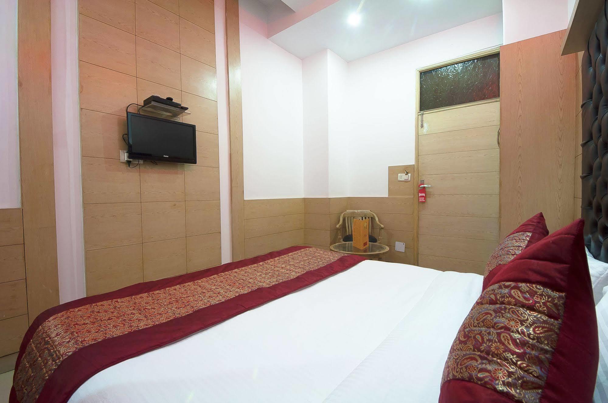 Oyo 3472 Hotel Rama Inn Új-Delhi Kültér fotó